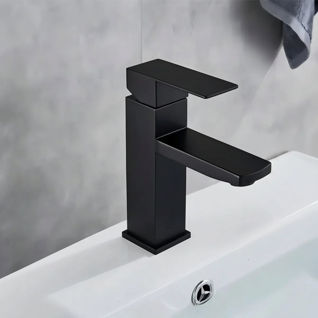 Torneira Minimal Black para Banheiro